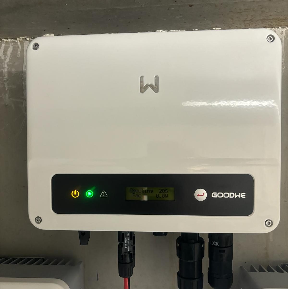 Hoogwaardige GoodWe XS Serie Omvormers Geïnstalleerd door Solarnation